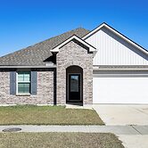 13 Mi to Baton Rouge: Family-friendly Home