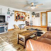 8 Mi to Scotts Bluff Nat'l Monument: Family Home