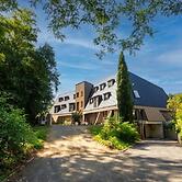 Nina's Hideaway Hotel - Madame's Dream