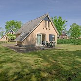 Spacious Bungalow Near the Frisian Lakes