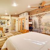 Close to Midtown! Cozy Reno 'river Cottage'