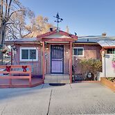 Close to Midtown! Cozy Reno 'river Cottage'