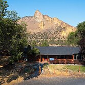 Smith Rock Base Camp Sleeps 6!