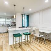 6 Mi to Eagles Games: Stylish Philly Townhome!