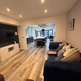 Whole House -sleeps4-parking-garden-bikinghiking