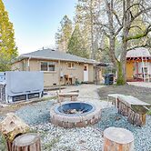 4 Mi to Dtwn Grass Valley: Forest Oasis w/ Hot Tub