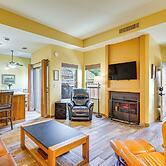 12 Mi to Dtwn Tucson: Tranquil Townhome w/ Office