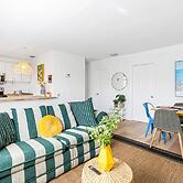 Lovely 2 BR Condo in Sailboat Bend
