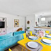 Stylish 2 BR Condo - Free Parking on Premises