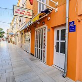 Sleek and Stylish Umag Apartments With Sea View