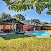 Outdoor Oasis w/ Pool: Grand Prairie Family Home!