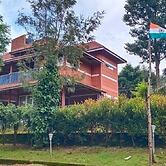 I-ROOMZ Donimoole Homestay