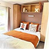Harwich - Caravan - Sleeps 10 - Garden - Pool