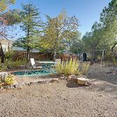 < 1 Mi to Horse Boarding: Cozy Yarnell Hideaway!