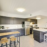 Community Pool: Scottsdale Condo 2 Mi to ASU