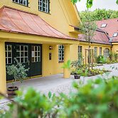 Gutshotel Menterschwaige – Heritage Boutique Hotel with Timeless Elega