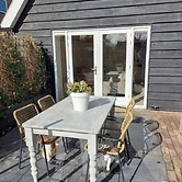 Cosy Furnished Holiday Home