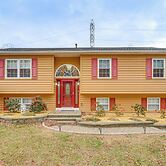 4 Mi to Hudson River: Cozy Newburgh Home!