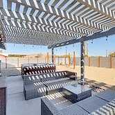 Hot Tub + Patio: Desert Getaway in Joshua Tree!