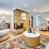 Fire Pit & Yard: Family Home in Farmington Hills!