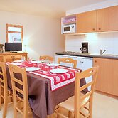 Apartment With 2 Rooms and Balcony