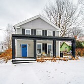 2 Mi to Lake Erie: Westfield Retreat w/ Deck!