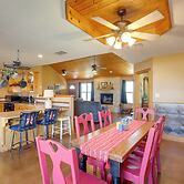 Private Hot Tub & Pickleball Court: Baird Home!