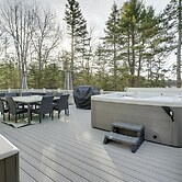 Swim, Fish, Hike: West Bay Family Retreat w/ Deck!