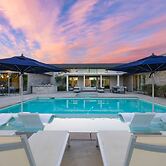 Polo Villa 10 by Avantstay Backyard Oasis w Putting Green 260320 6 Bed