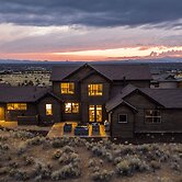 Clint by Avantstay Located Within The Brasada Ranch Community Golf Cou