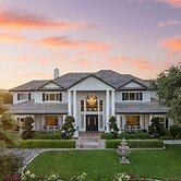 Grand Contento by Avantstay Extraordinary Estate w Pool Movie Room