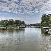 Shades of Summer by Avantstay Gazebo Dock View