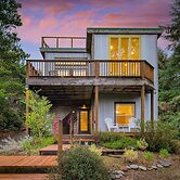 Buttercup Bay Hideaway by Avantstay Cozy Escape w Fire Pit Walk to Bea