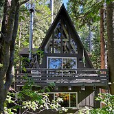 A-frame Retreat by Avantstay Modern Interiors 2 Decks Views