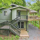 Ash Vale by Avantstay Spacious Deck w Views Ping Pong Table