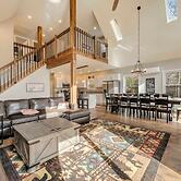 Bear Creek Bliss by Avantstay Sleeps 16 Game Room Deck Fire Pit