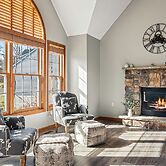 Laker s Pointe by Avantstay Lakefront Private Peninsula Hot Tub Game R