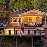 Cabin in the Sky by Avantstay Deck w Views