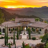 Cleveland Vista by Avantstay Pool Hot Tub Fire Pit Panoramic Views