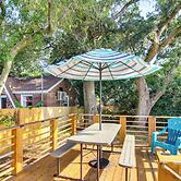 5 Mi to Dtwn: Bright Home w/ Yard in Pensacola!