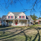Serene 50-acre Nature Retreat Near Melissa & Anna