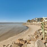 Walk to Public Beach: Hideaway in St Simons Island