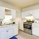 Apartment 2 Mi to Niagara Falls & Whirlpool!