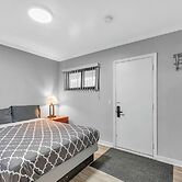 Comfortable Stay in Brownstown w/ Great Amenities