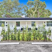 Modern Hallandale Apt w/ Backyard Near Beach