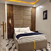 A Luxurious Single Room - The Paletinos