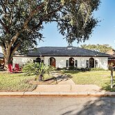 3 Mi to Downtown Mcallen: Quiet Home w/ Pool