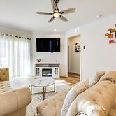 12 Mi to Dtwn Richmond: Spacious Home w/ Deck!