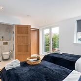 Flat 5 Saarb Apartments