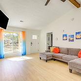 6 Mi to Fun Spot America: Family Home w/ Workspace